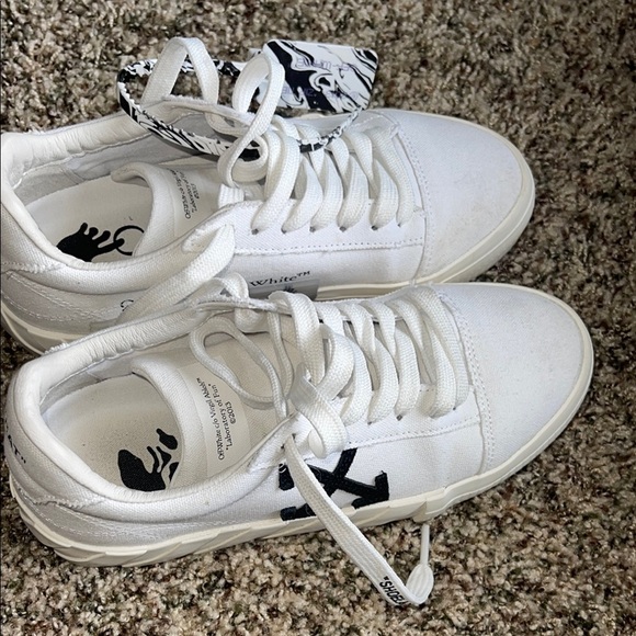 Off-White Wmns Sneaker - Picture 6 of 9